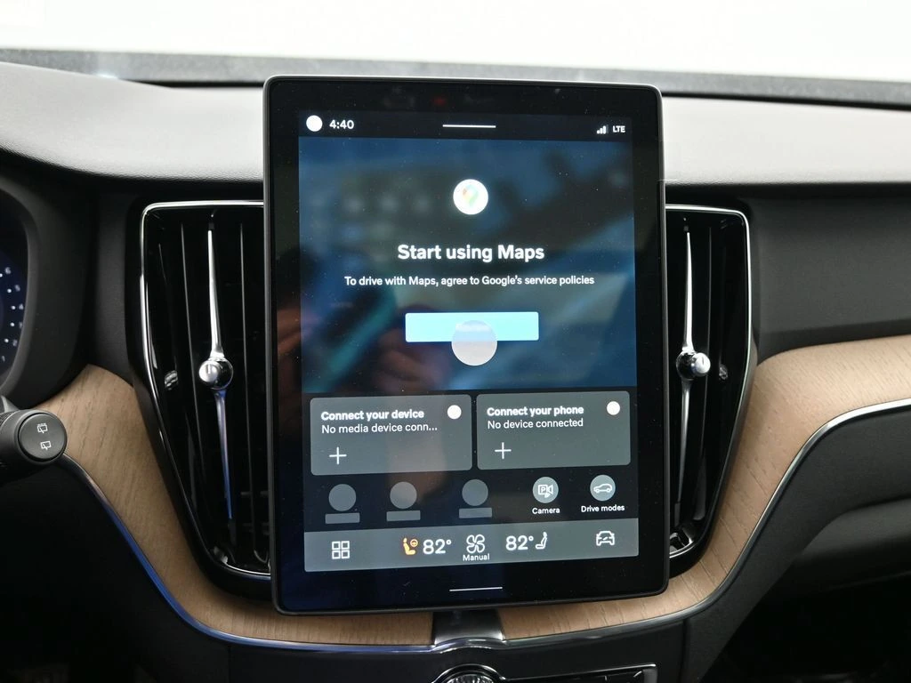 2026 Volvo - image 12