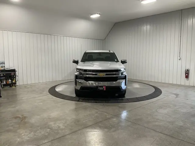 Used 2019 Chevrolet Silverado 1500 LT with VIN 3GCPYDEK4KG209894 for sale in Roanoke, IN