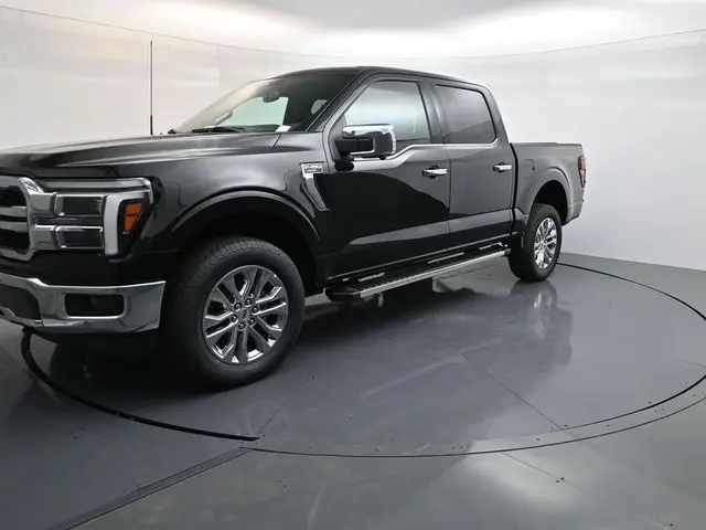 2025 Ford F-150 Lariat photo 3