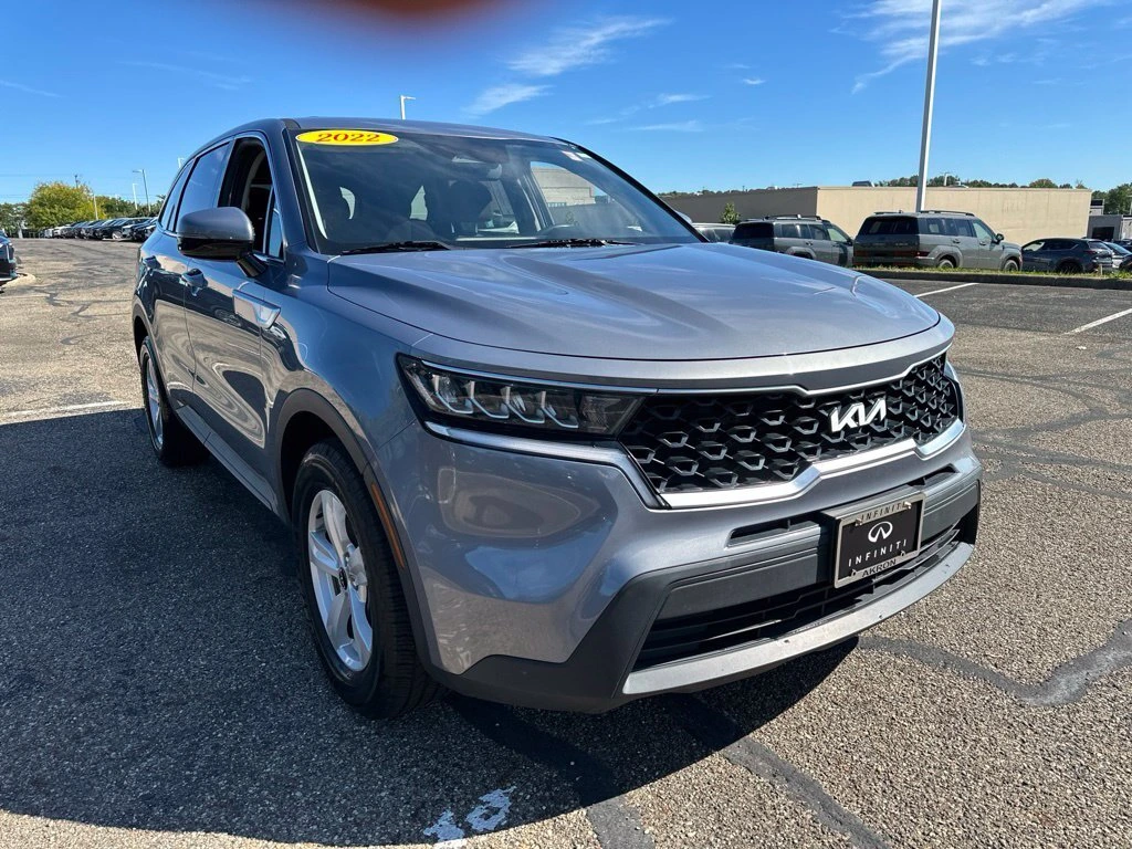 2022 Kia Sorento LX - Photo 14