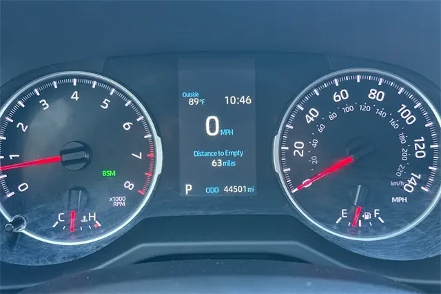 2022 Toyota RAV4 XLE photo 18