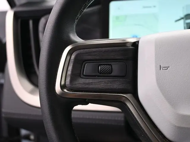 2022 Rivian R1T Adventure photo 20