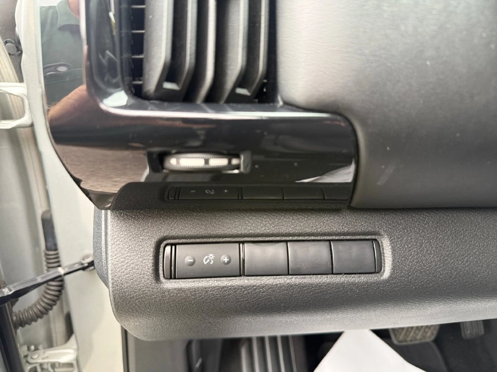2024 Nissan Pathfinder S - Photo 21
