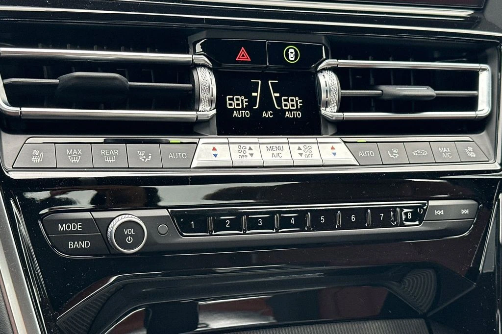 2026 BMW 8 Series 840i - Photo 18