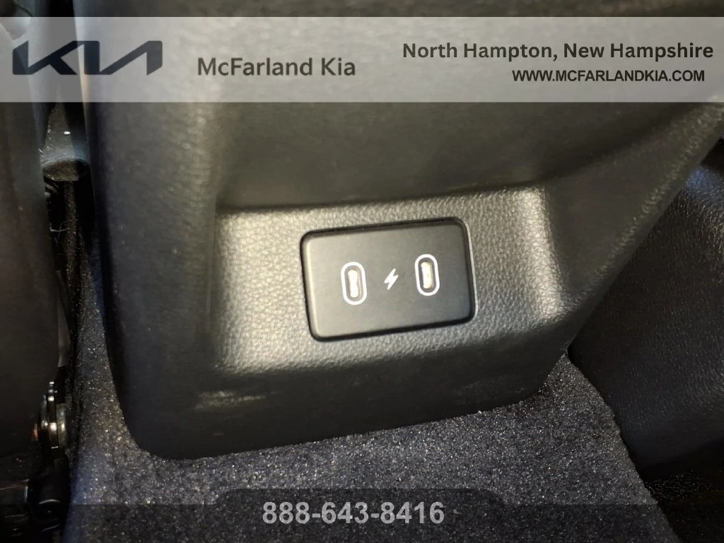 2025 Kia K5 LXS - Photo 13