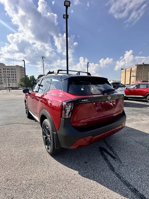 2026 Nissan Kicks SR photo 8