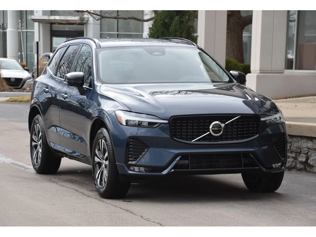 2025 Volvo - image 2