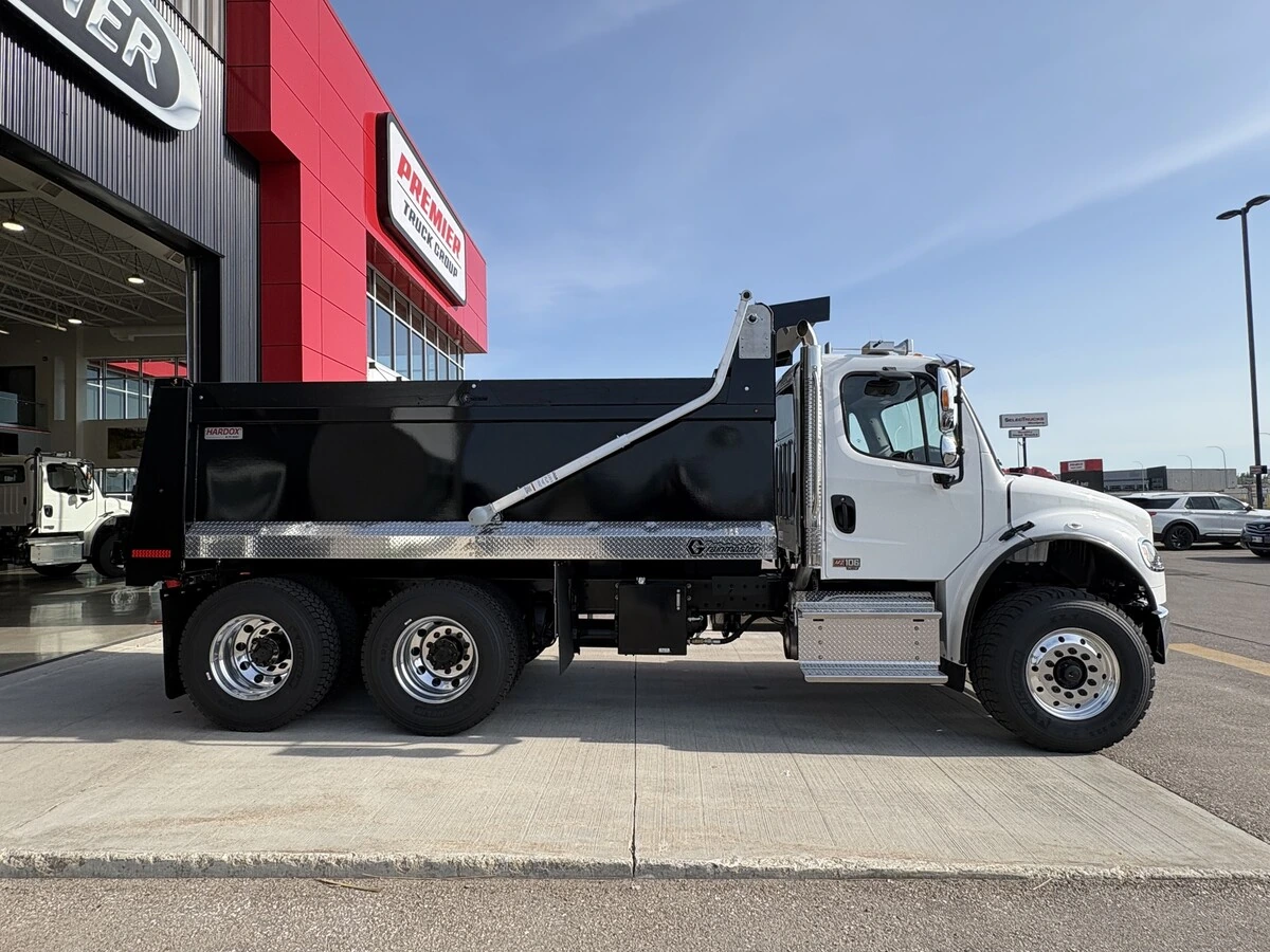 2027 Freightliner M2 106 — photo 4