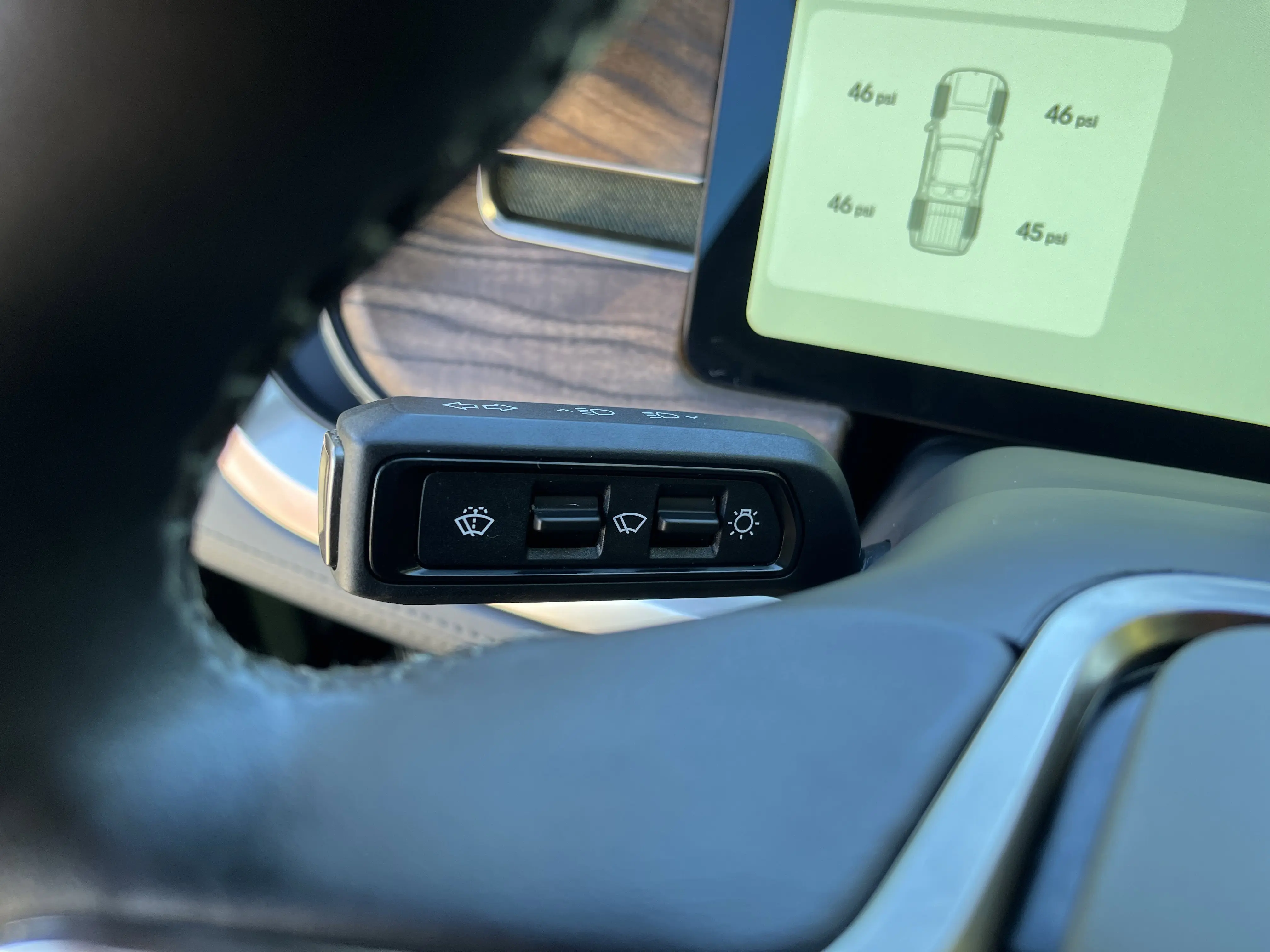 2022 Rivian R1T Adventure photo 19