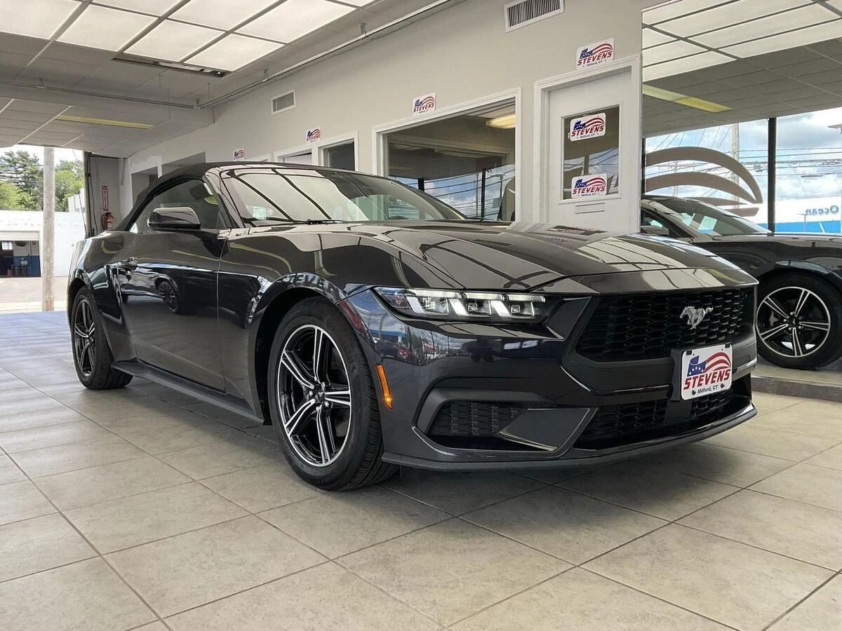 2024 Ford Mustang EcoBoost Convertible's photo