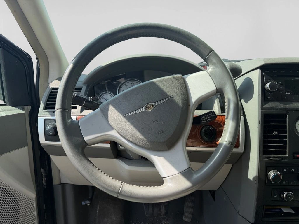 2008 Chrysler Town & Country Touring - Photo 15