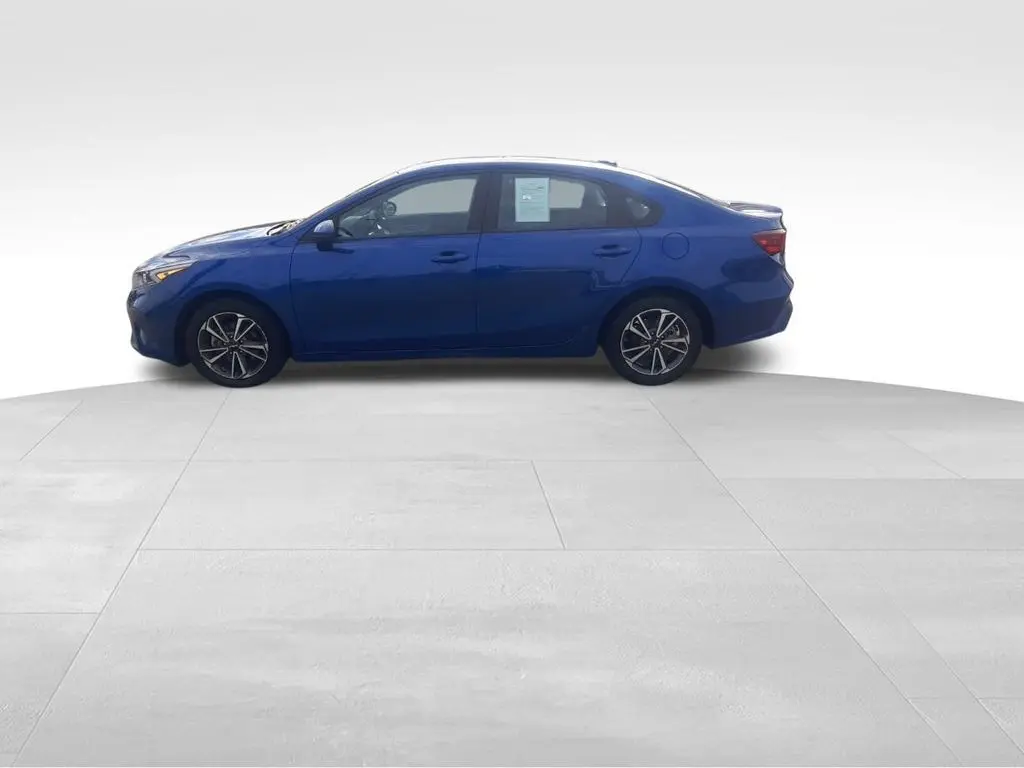 2023 Kia Forte LXS photo 4