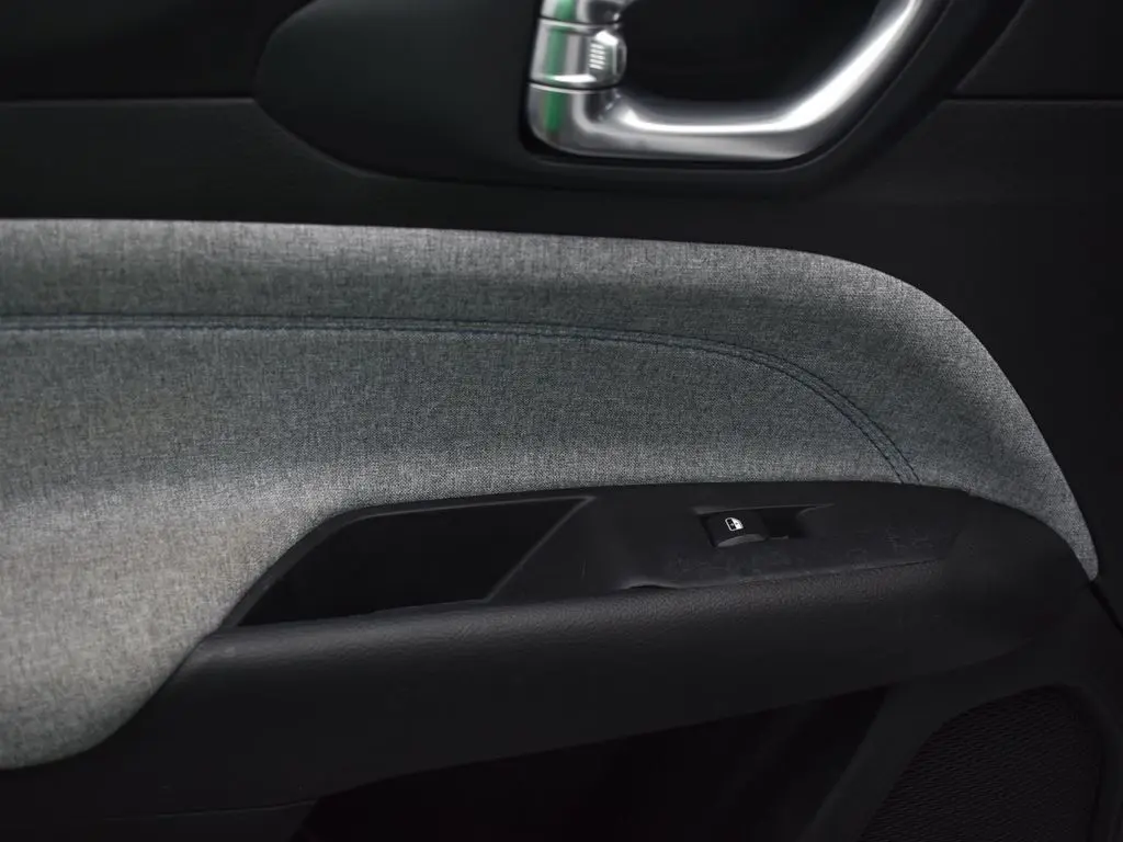 2023 Jeep Compass Latitude photo 16