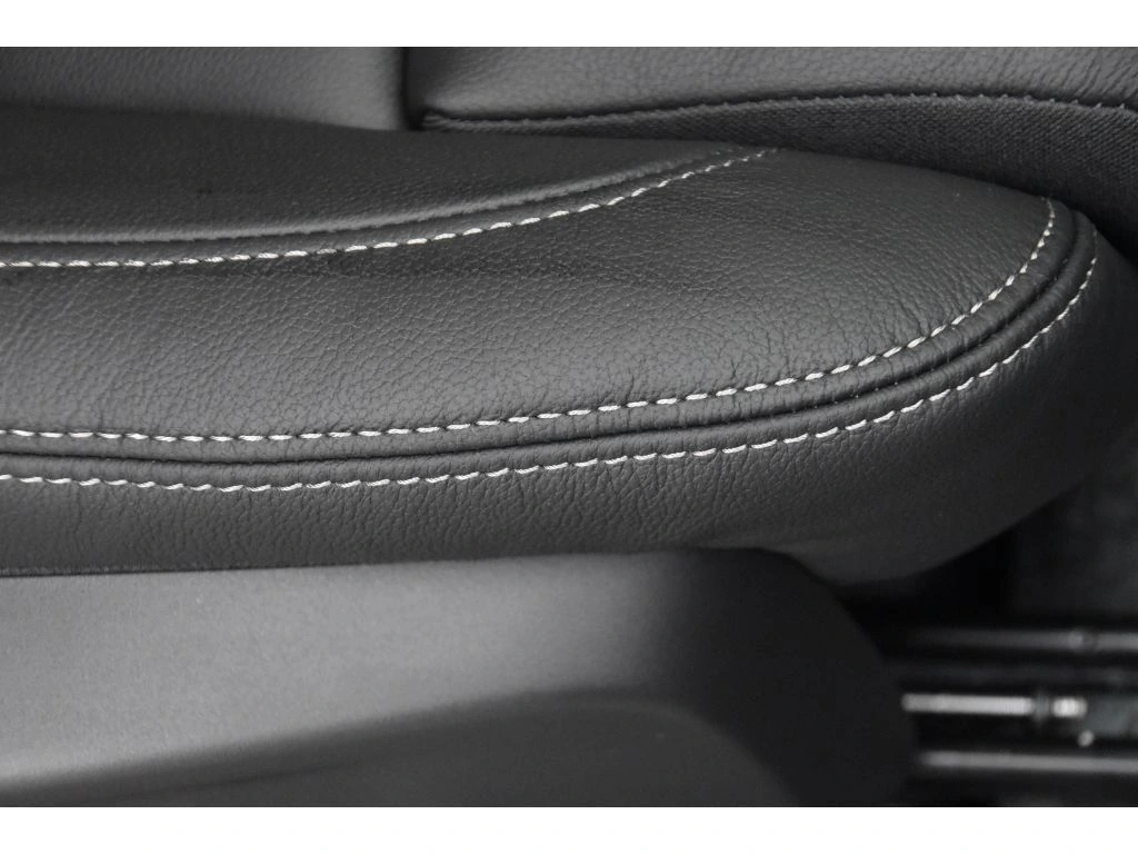 2026 Volvo - image 33