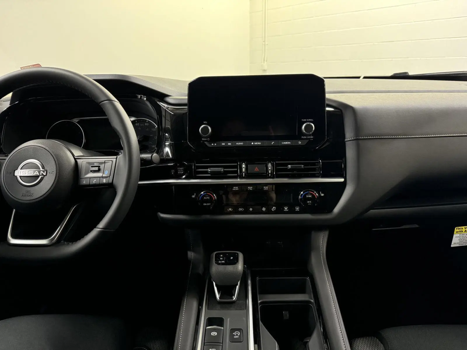 2025 Nissan Pathfinder SV photo 13