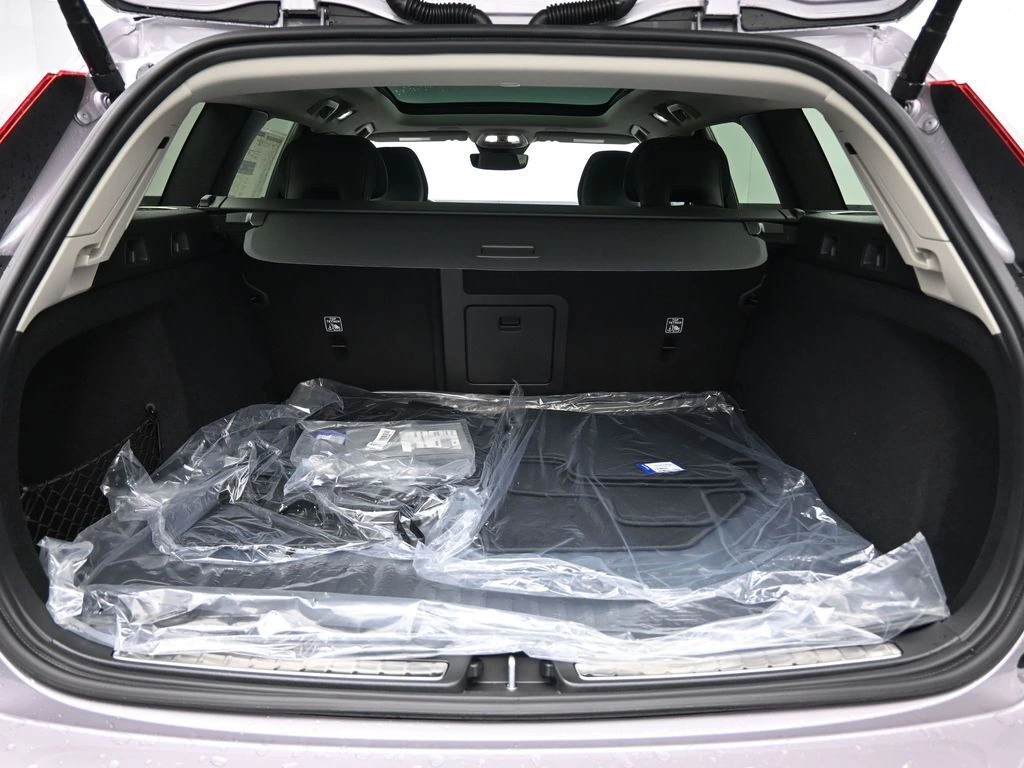 2026 Volvo V60 Cross Country Plus - Photo 25