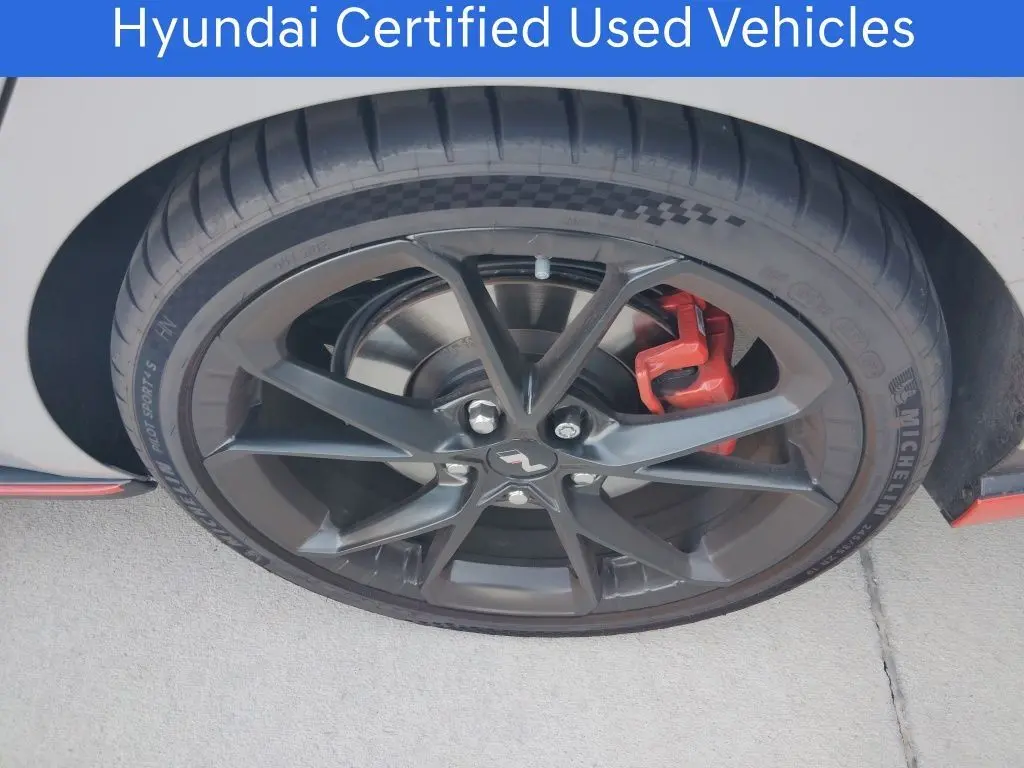 2025 Hyundai Elantra N Base photo 20