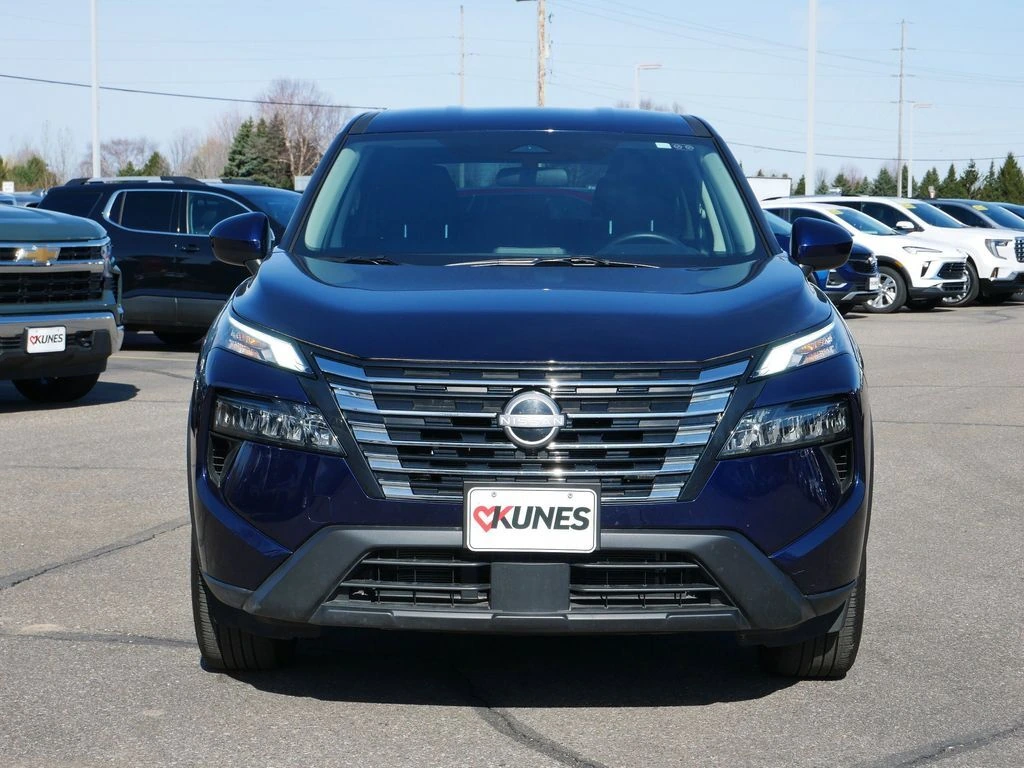 Used 2025 Nissan Rogue SV with VIN 5N1BT3BB0SC832547 for sale in Hastings, Minnesota