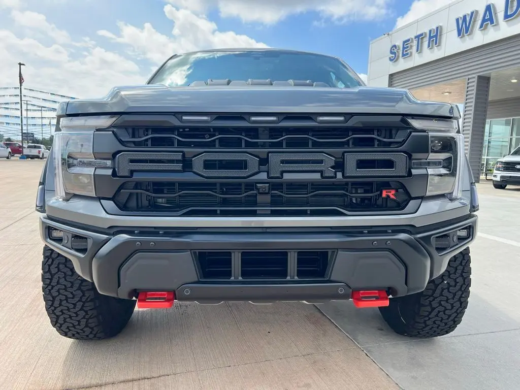 2025 Ford F-150 Raptor photo 3