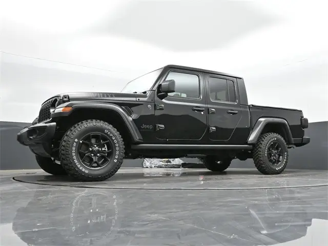 2024 Jeep Gladiator Willys photo 36
