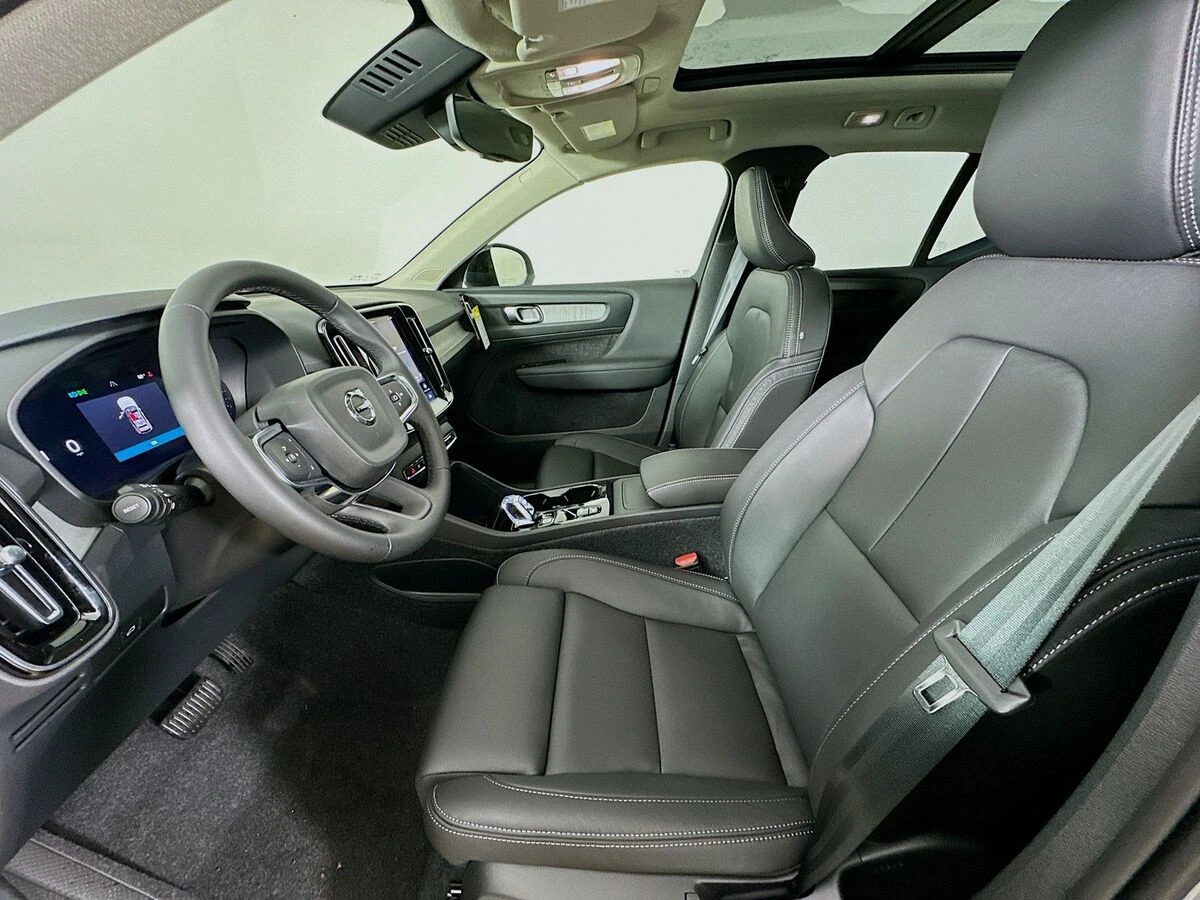 2026 Volvo XC40 Plus - Photo 34