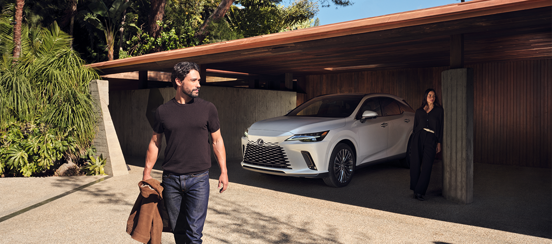 RX 350h Luxury AWD shown in Eminent White Pearl