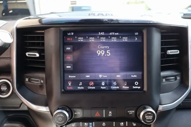 2020 Ram 2500 Laramie photo 26