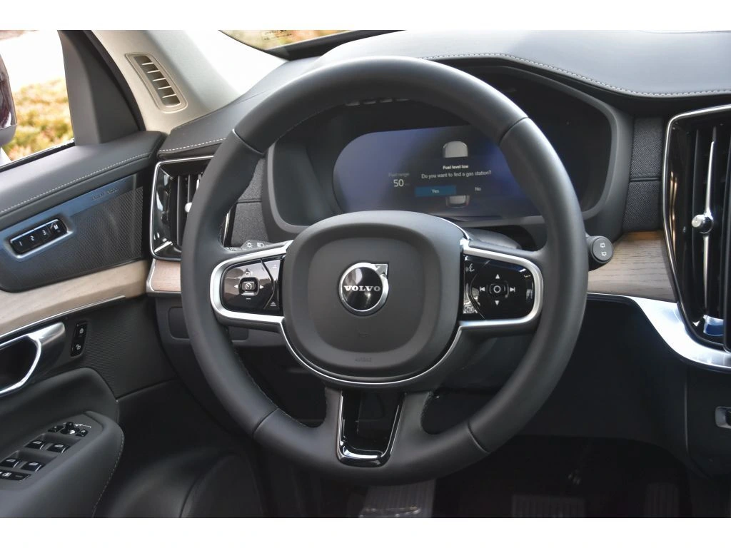 2026 Volvo - image 16