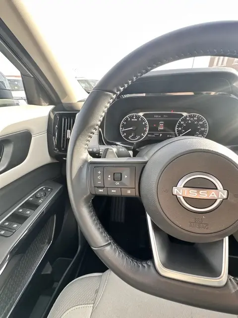 2025 Nissan Pathfinder SV photo 11