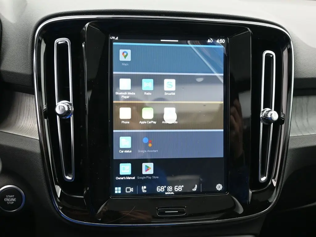 2025 Volvo - image 14