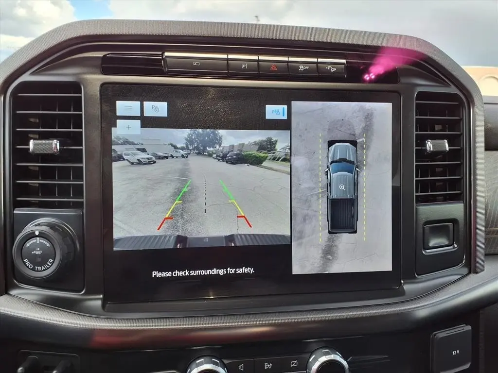 2023 Ford F-150 Platinum photo 30