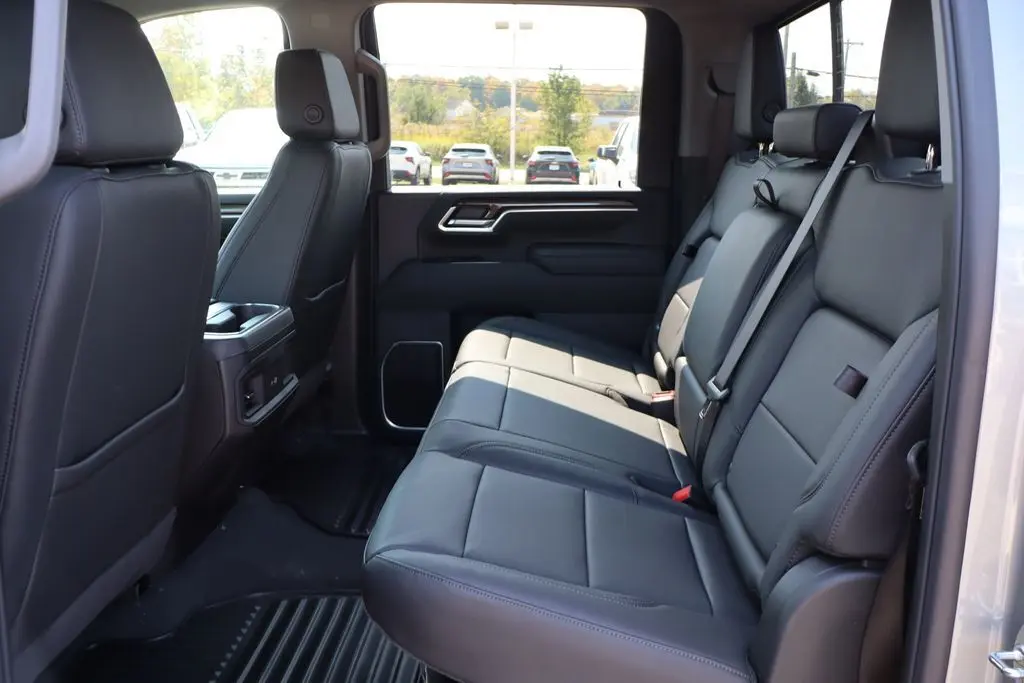 2026 Chevrolet Silverado 3500HD LT photo 36