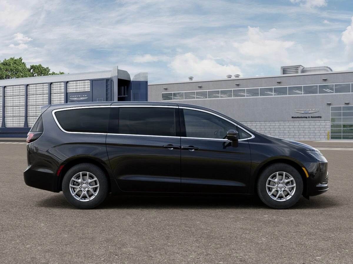 2027 Chrysler Pacifica Select - Photo 12
