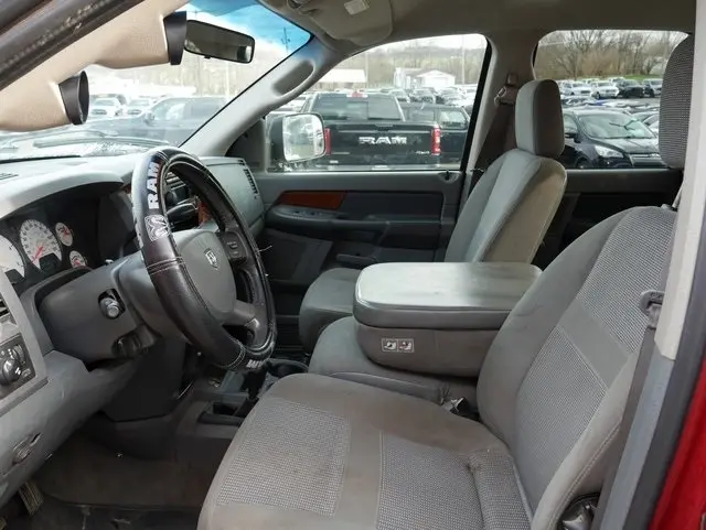 2006 Dodge Ram SLT photo 4