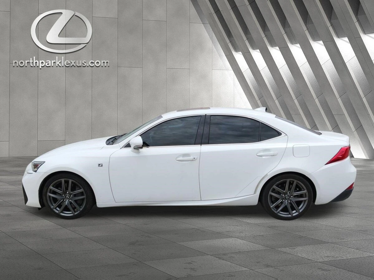 2017 Lexus IS 350 200t's photo