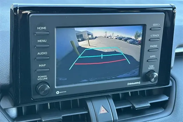 2022 Toyota RAV4 XLE photo 13