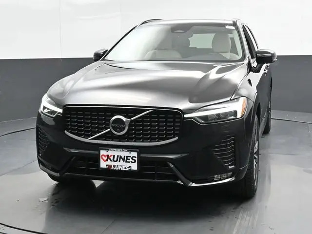 2023 Volvo XC60 B5 Plus photo 4