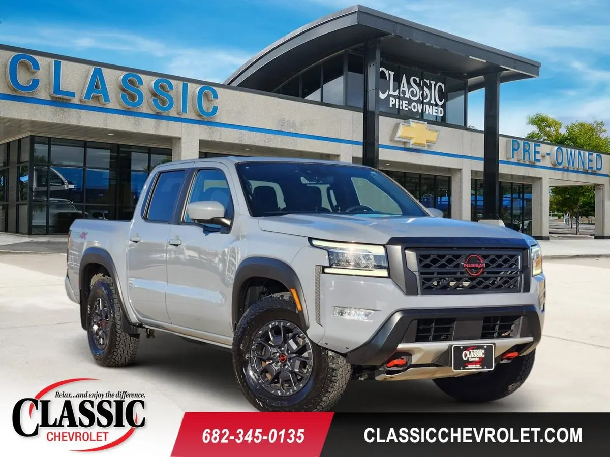 2023 Nissan Frontier PRO-4X's photo