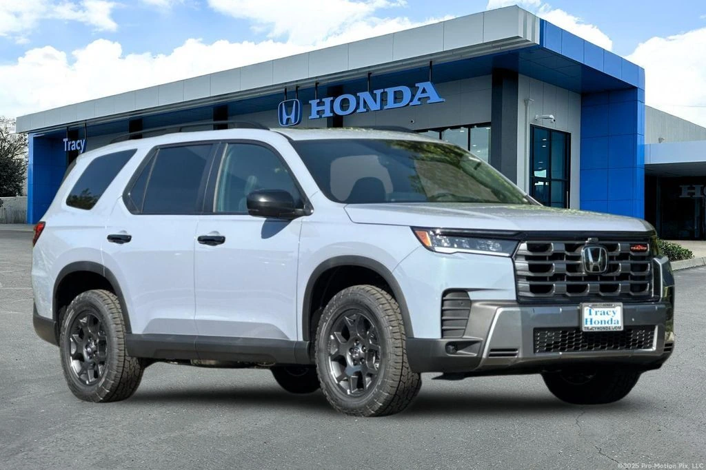 2026 Honda Pilot TrailSport AWD's photo