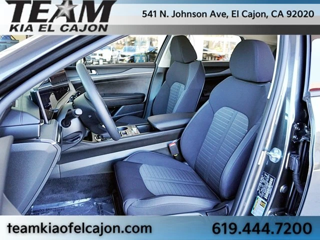 2026 Kia K5 LXS - Photo 17