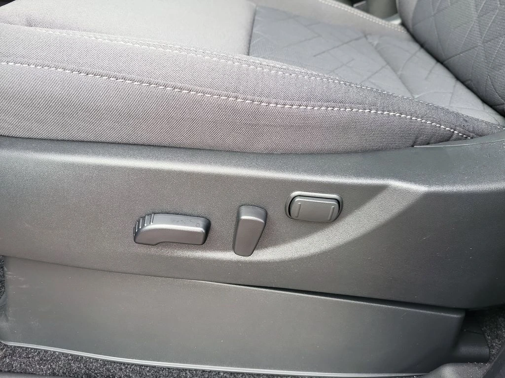 2025 Nissan Frontier SV - Photo 10