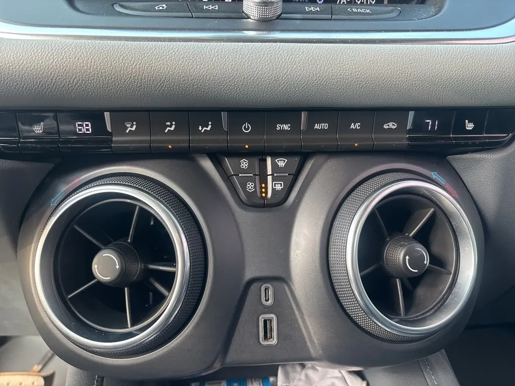 2019 Chevrolet Blazer Base 3LT photo 19