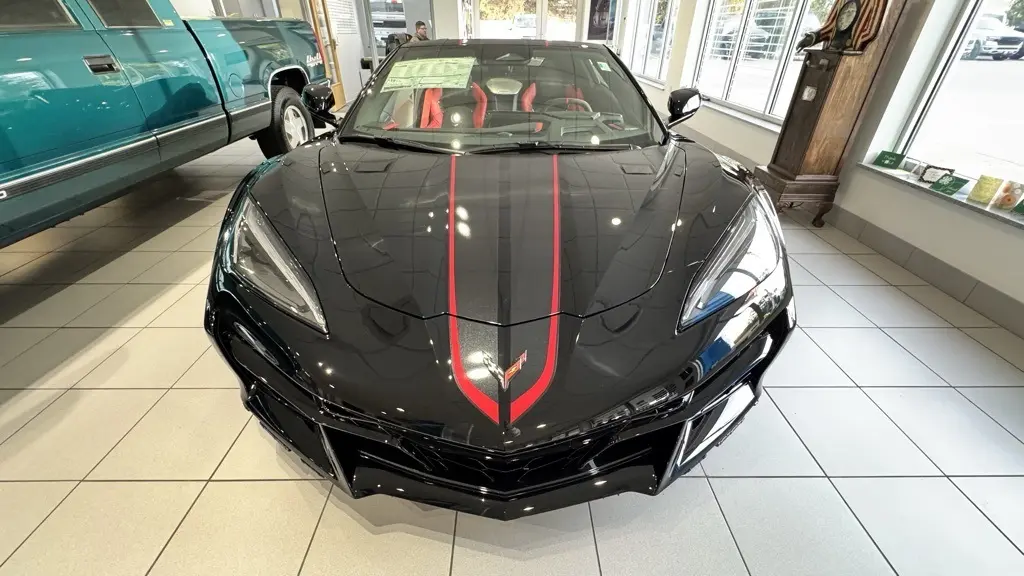 2026 Chevrolet Corvette E-Ray 2LZ photo 3