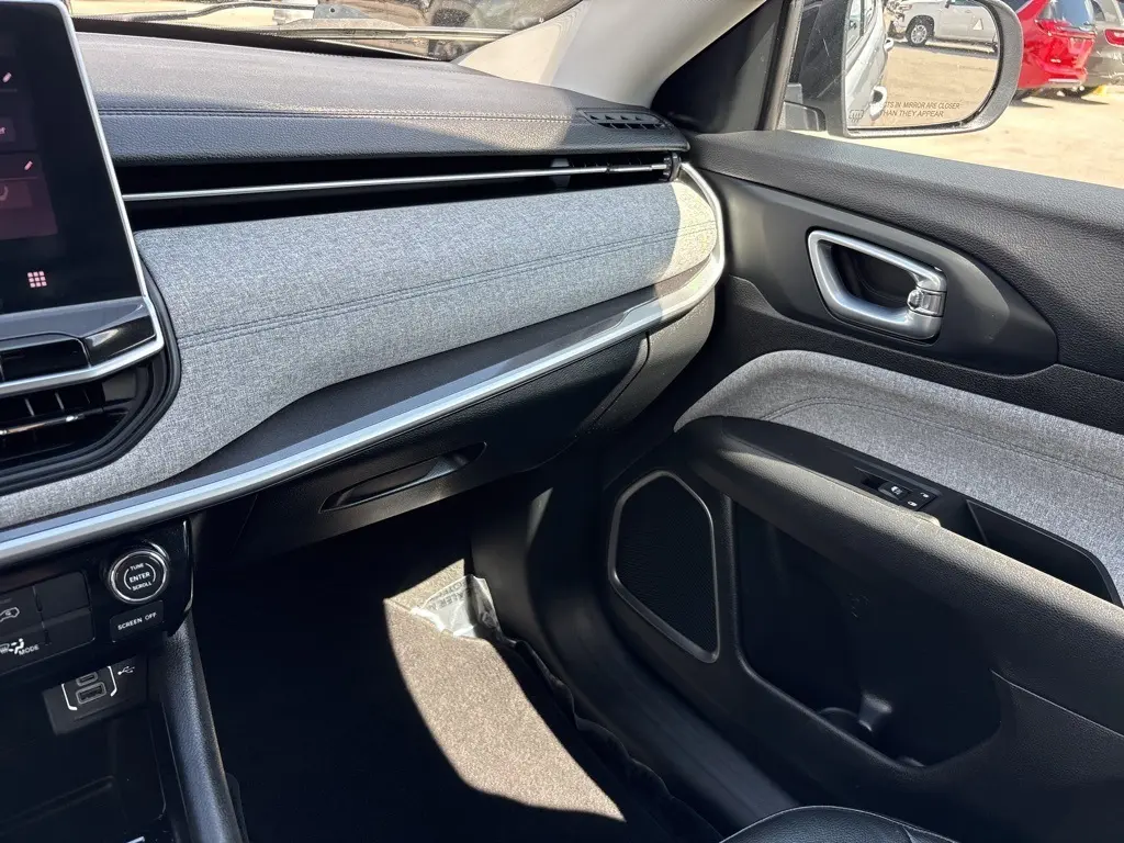 2022 Jeep Compass Latitude photo 19