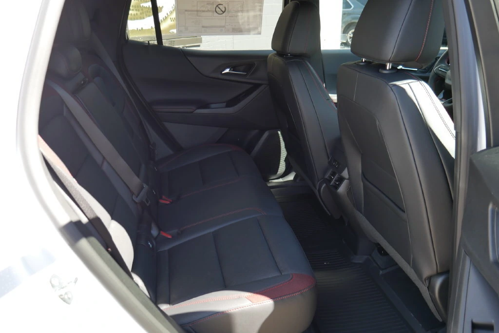 2027 Chevrolet Equinox RS - Photo 13