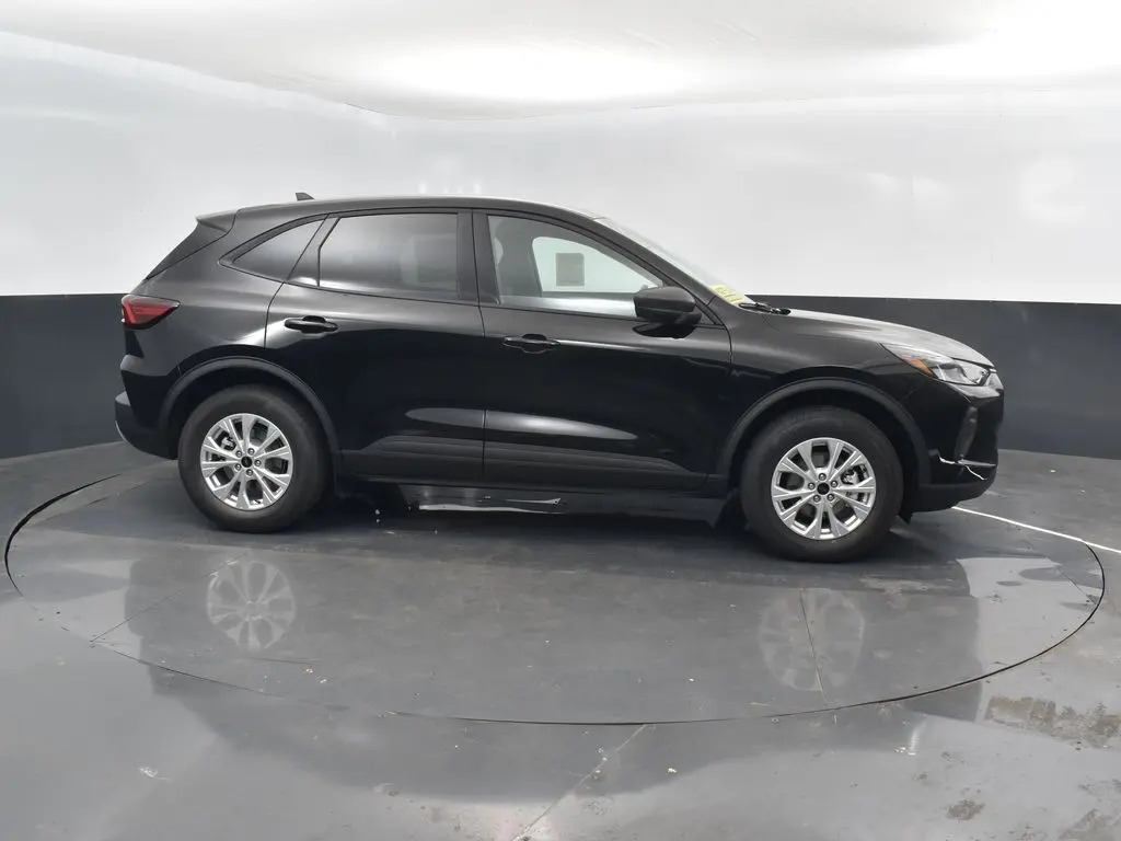 2026 Ford Escape Active photo 2