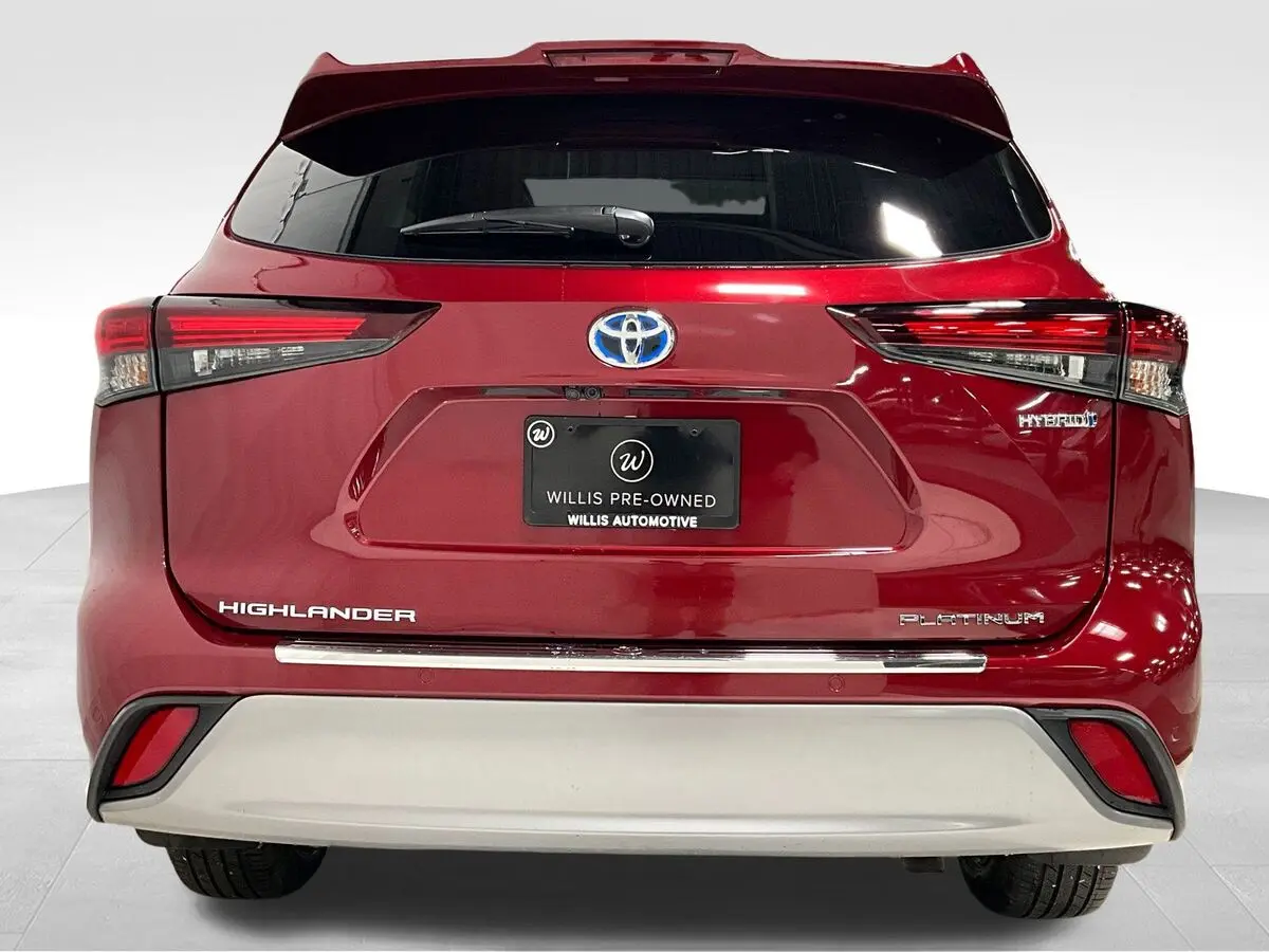 2024 Toyota Highlander Hybrid Platinum photo 4