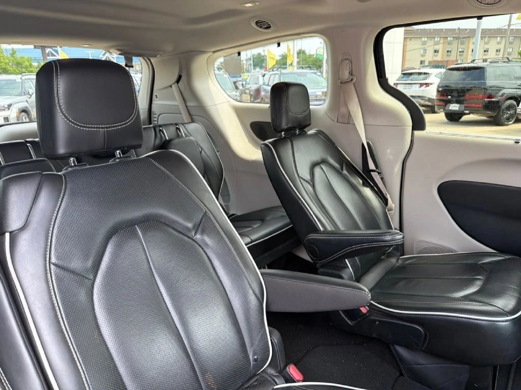 2024 Chrysler Pacifica Limited - Photo 14