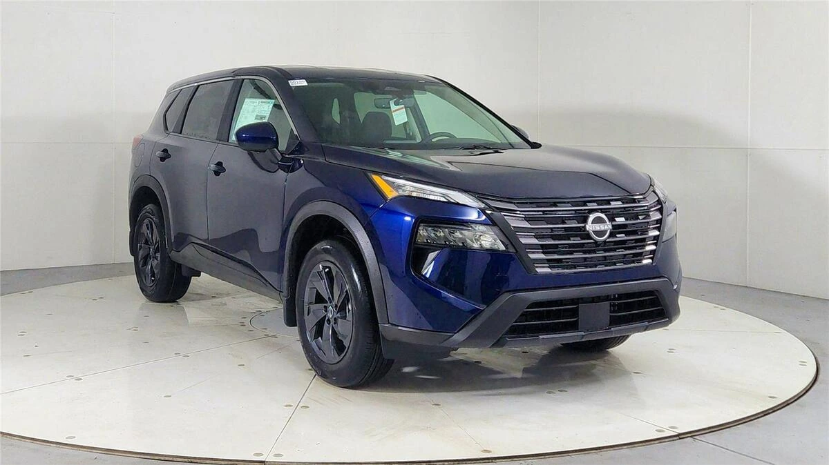 2026 Nissan Rogue SV's photo