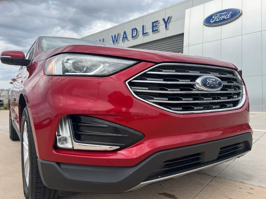 2020 Ford Edge SEL photo 3